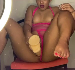 Dildo Spread legs Mulatto by yourbabygirl23