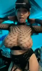 Huge Tits Teen Bouncing Tiktok