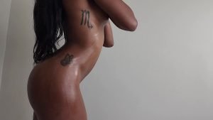 Model Oiled Naked by vieramayxxx