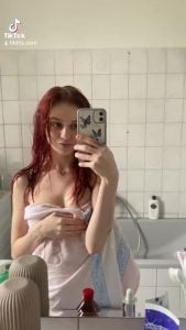 Redhead Selfie Titty drop by pinporn