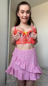 Teen Babe Tit play by erika-bell