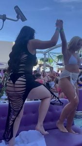 Twerking Dancing Babes by lilmisschanel