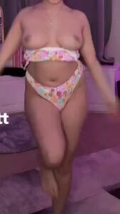 Cute chubby girl with glasses Otistrampac dancing on TikTok with her tits out